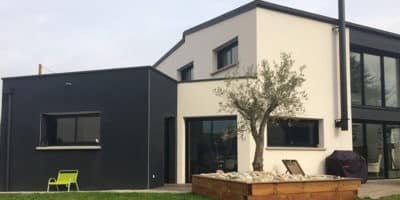Maison contemporaine deux pans à Chevaigné